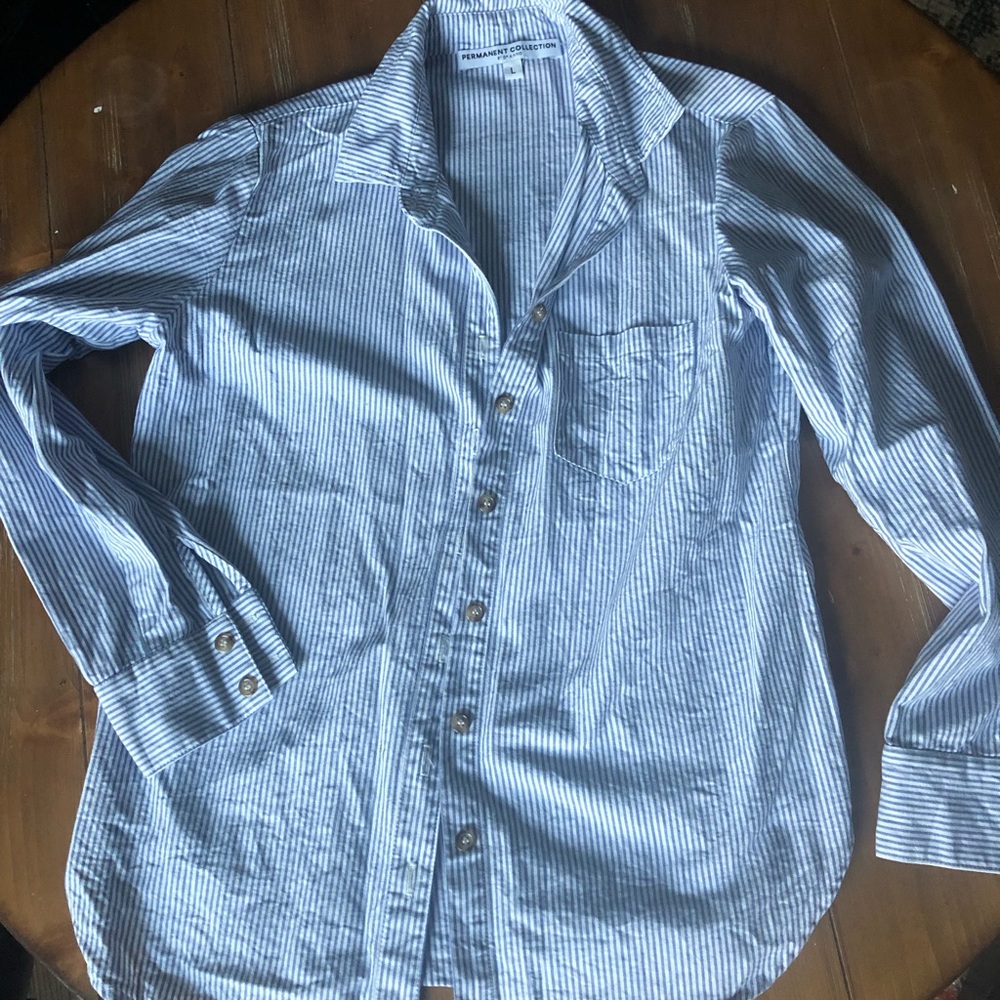 Bloomingdale’s Permanent Collection blue & white pin striped bottom down size L